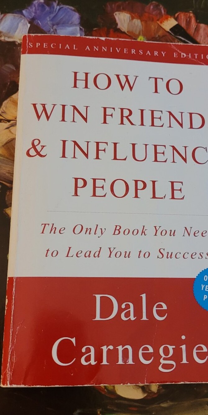 💚10 for $10💚 Bundle and save "How to Win Friends & Influence People"